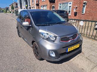 Kia Picanto 1.0i (motor niet goed) picture 2