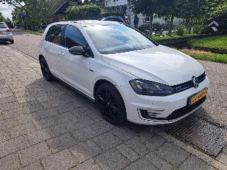 Schadeauto Volkswagen Golf 1.4 TSI GTE 2015/9