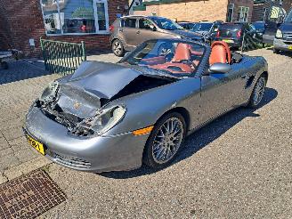 Vaurioauto  passenger cars Porsche Boxster 2.7 automaat cabrio 2001/10