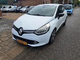 Schadeauto Renault Clio 0.9 tce 2014/3