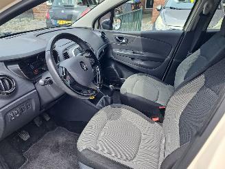 Renault Captur 0.9 tce dynemique picture 3