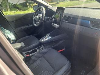 Renault Captur E-TECH HYBRID fh 145 esperit alpine picture 3