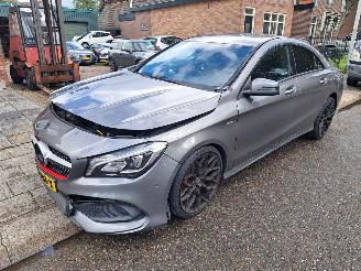 uszkodzony samochody osobowe Mercedes Cla-klasse 180 amg edition automaat 2017/7