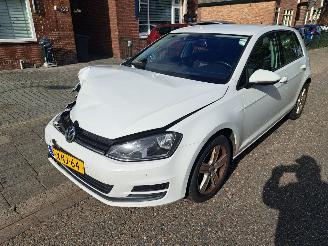 uszkodzony samochody osobowe Volkswagen Golf 1.2 tsi trentline automaat 2014/9