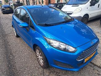 Schadeauto Ford Fiesta 1.0i style 2013/11