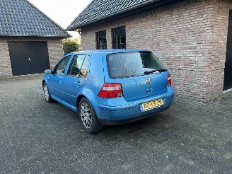 krockskadad bil auto Volkswagen Golf 1.6 16V OCEAN 5DRS AIRCO 2003/5