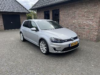 Schadeauto Volkswagen e-Golf  2015/10