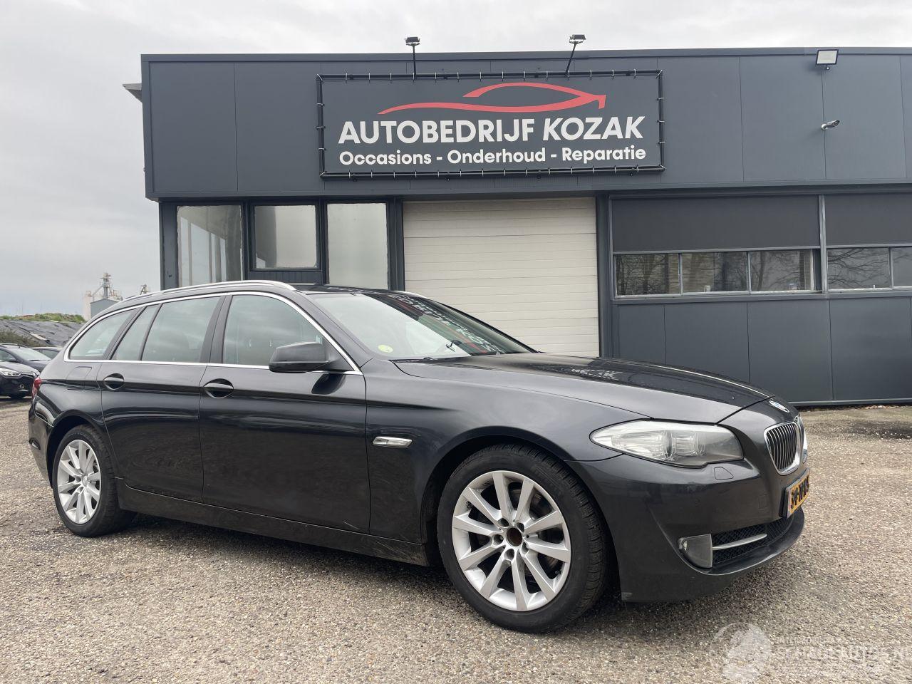 BMW 5-serie Touring 520D Executive Leer Navi PDC Trekhaak