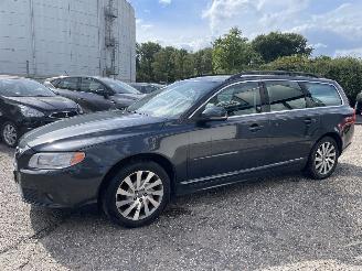 Volvo V-70 1.6 T4 Limited Edition AUTOMAAT picture 2