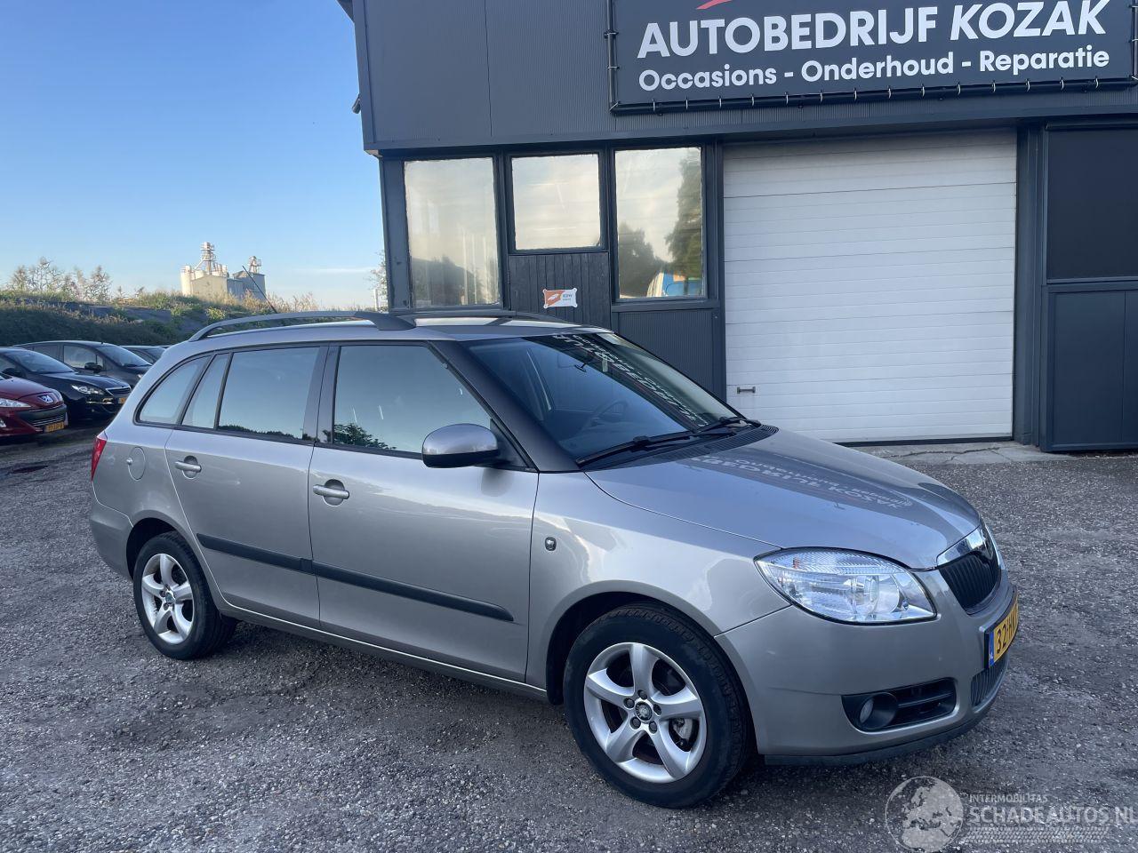 Skoda Fabia Combi 1.6-16V Ambiente Business AUTOMAAT PDC