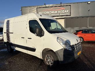 ocasión vehículos comerciales Renault Master T35 2.3 dCi L2H3 AIRCO NAVI 2011/10