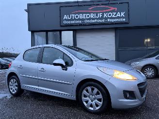 krockskadad bil auto Peugeot 207 1.4 HDI Blue Lease AIRCO 2014/1