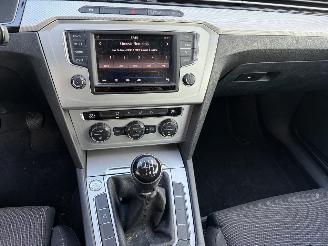 Volkswagen Passat Variant 1.6 TDI Connected Series NAVI picture 13