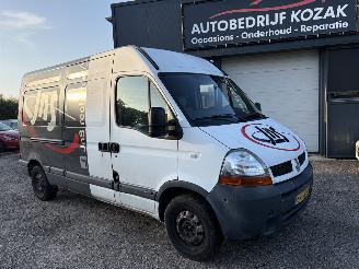 Tweedehands bestelwagen Renault Master T35 2.5 DCI L2H2 AIRCO 2006/10