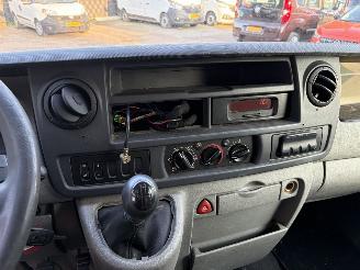 Renault Master T35 2.5 DCI L2H2 AIRCO picture 10
