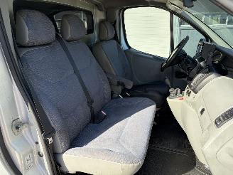 Renault Trafic 2.5 dCi L1H1 AIRCO 3-pers. NIEUWE APK picture 8