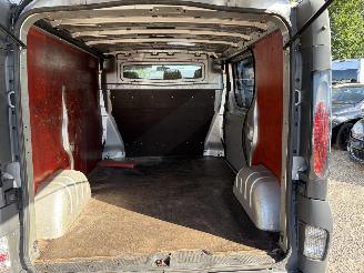 Renault Trafic 2.5 dCi L1H1 AIRCO 3-pers. NIEUWE APK picture 6