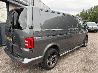 Volkswagen Transporter 2.0 TDI L2H1 Highline AUTOMAAT AIRCI 3-pers picture 4