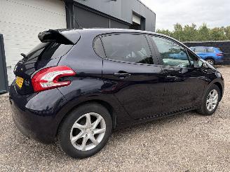 Peugeot 208 1.2 PureTech Style AUTOMAAT CRUISE NAVI picture 4