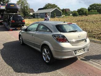 Opel Astra GTC 1.6 picture 4