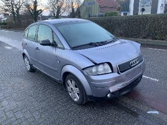 uszkodzony samochody osobowe Audi A2 1.4-16V 2004/5