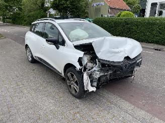 demontáž osobní automobily Renault Clio 1.5 dCi 90 Combi 2014/1