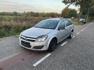Opel Astra 1.3 cdtI picture 2