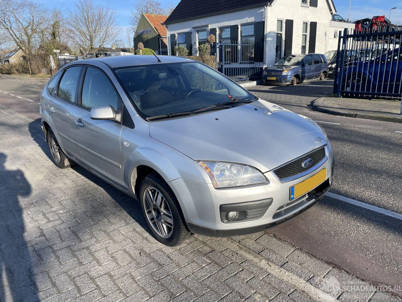 Ford Focus 2.0-16V Ghia