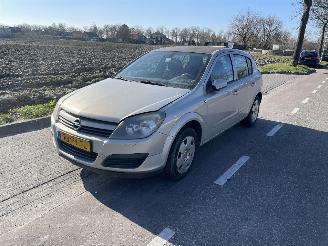 Opel Astra 1.6 Enjoy picture 2