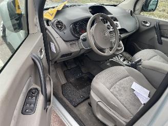 Renault Kangoo 1.6-16V MPV picture 5