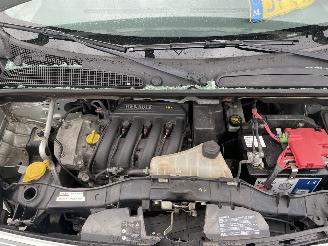 Renault Kangoo 1.6-16V MPV picture 6