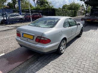 Mercedes CLK 2.0 - 16V Coupe picture 3