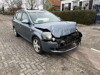 Démontage voiture Kia Cee d 1.4-16V 2009/3