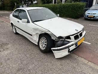 Auto da rottamare BMW 3-serie 316i compact E36/5 2000/4