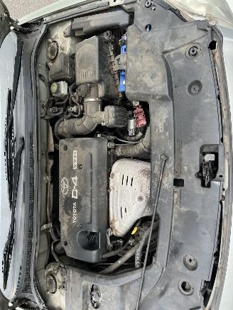 Toyota Avensis 2.0-16V picture 6
