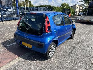 Peugeot 107 1.0-12V picture 3