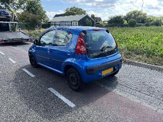 Peugeot 107 1.0-12V picture 4