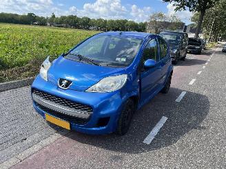 Peugeot 107 1.0-12V picture 2