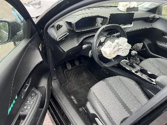 Peugeot 208 1.2- VTi Allure picture 5