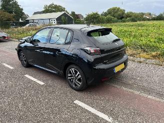 Peugeot 208 1.2- VTi Allure picture 4