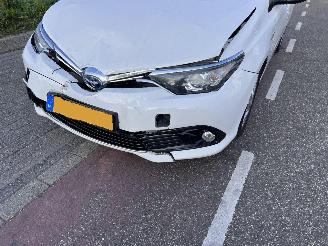 Toyota Auris 1.8-16V Hybrid Lease picture 7