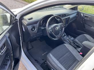 Toyota Auris 1.8-16V Hybrid Lease picture 5