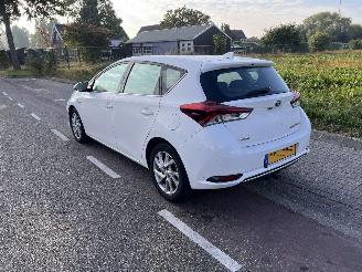 Toyota Auris 1.8-16V Hybrid Lease picture 4