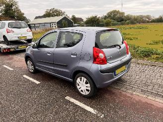 Nissan Pixo 1.0-12V picture 4