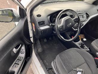 Kia Picanto 1.0-12V picture 5