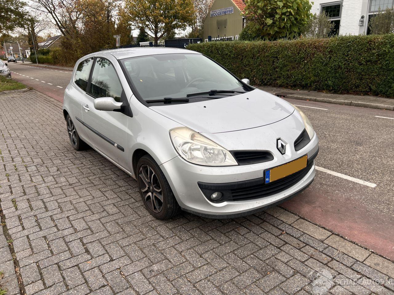 Renault Clio 1.2-16V
