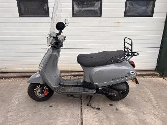 škoda koloběžky Overige  DJJD Cashmere 2021/11