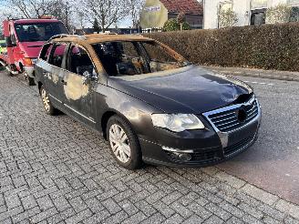 uszkodzony samochody osobowe Volkswagen Passat 2.0 TDi 140 4motion 2007/1