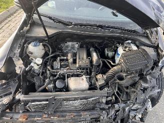 Volkswagen Golf 1.2 TSi Highline picture 6