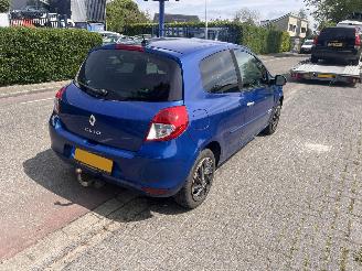 Renault Clio 1.2-16v picture 3